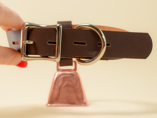 Locking Hucow Collar with Copper Cowbell in Brown Leather