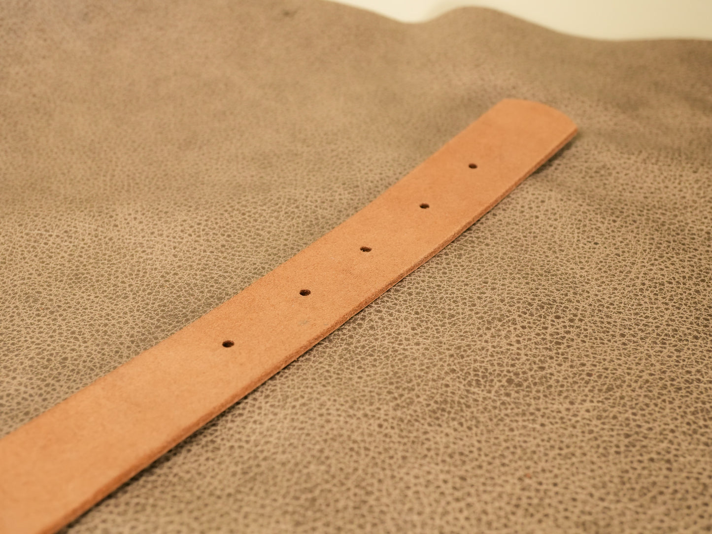 Hucow Collar with Copper Cowbell in Brown Leather