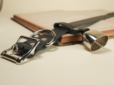 Locking Hucow Collar with Silver Cowbell in Black Leather
