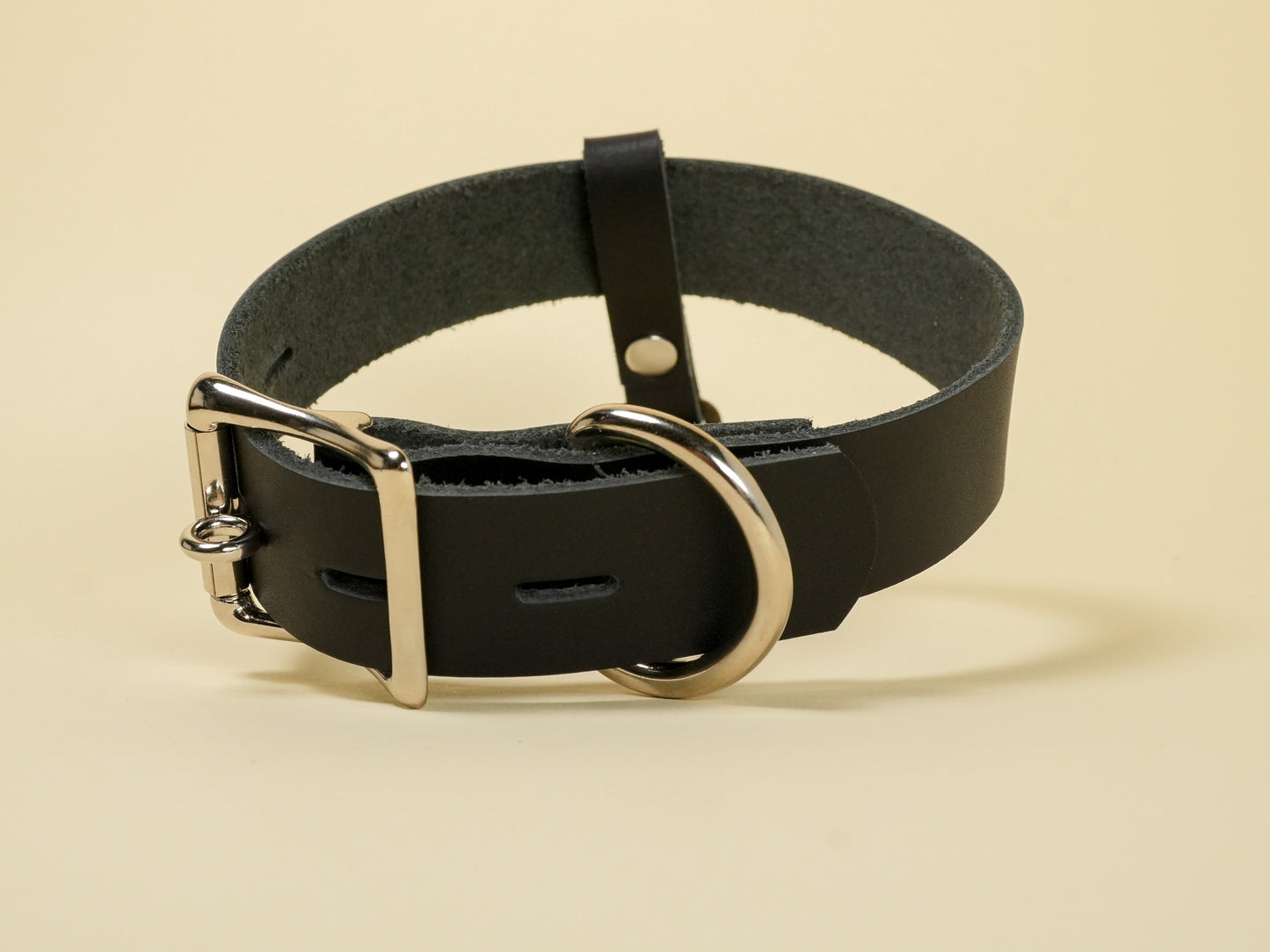 Locking Hucow Collar with Antique Brass Cowbell in Black Leather