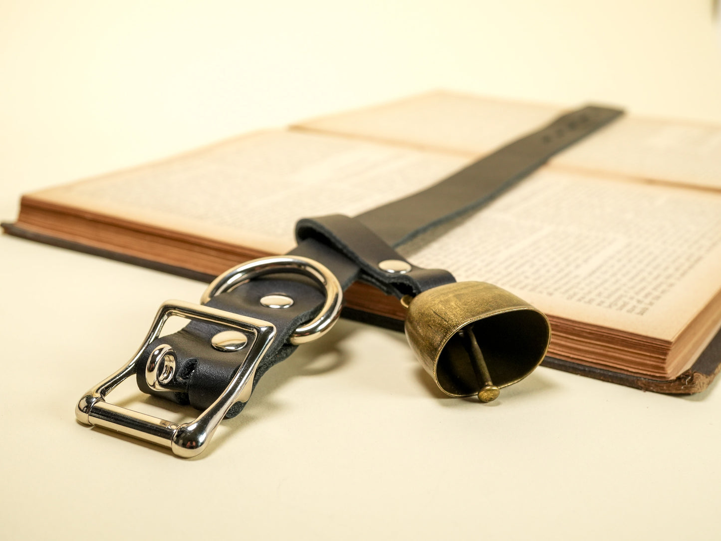 Locking Hucow Collar with Antique Brass Cowbell in Black Leather