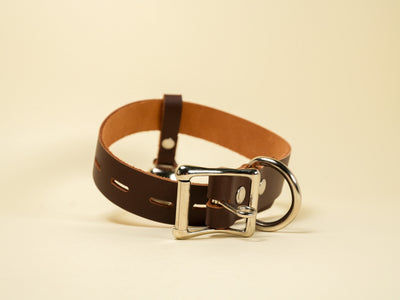Locking Hucow Collar with Silver Cowbell in Brown Leather