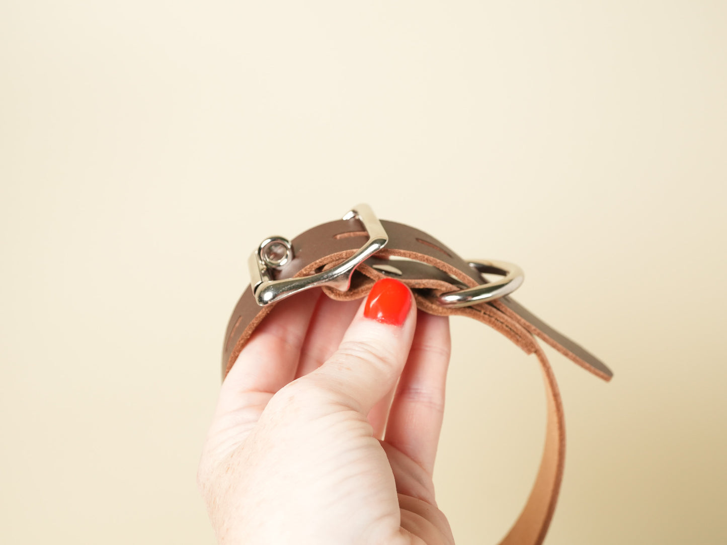 Locking Hucow Collar with Copper Cowbell in Brown Leather