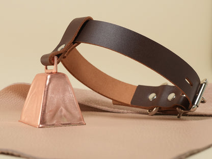Locking Hucow Collar with Copper Cowbell in Brown Leather