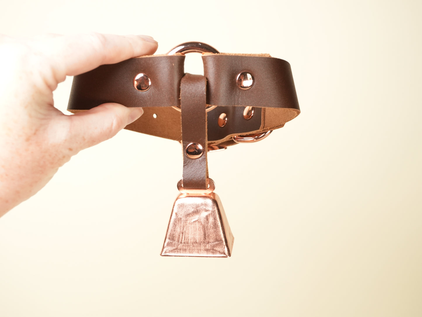 Deluxe Hucow Collar with Copper Cowbell and O-Ring in Brown Leather