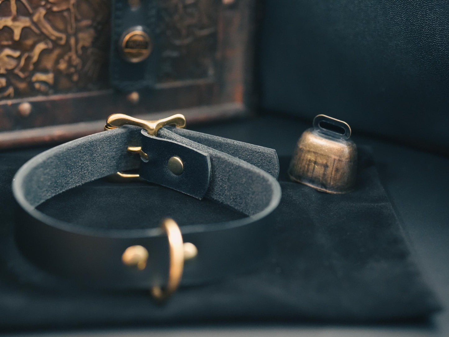 "Traditional" Luxury Leather Submissive Collar
